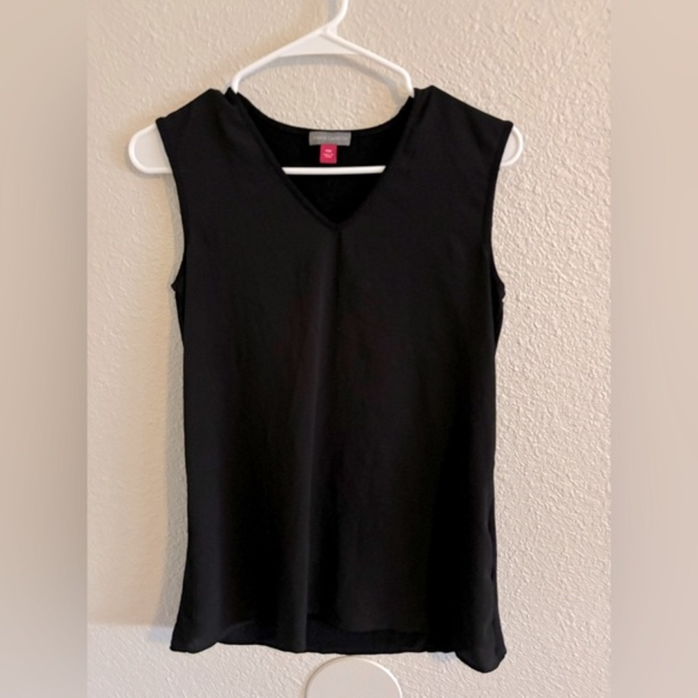 Vince Camuto Black V-Neck Tank Top